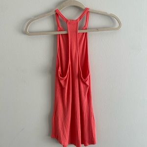 ✨Guess razor back tank top✨